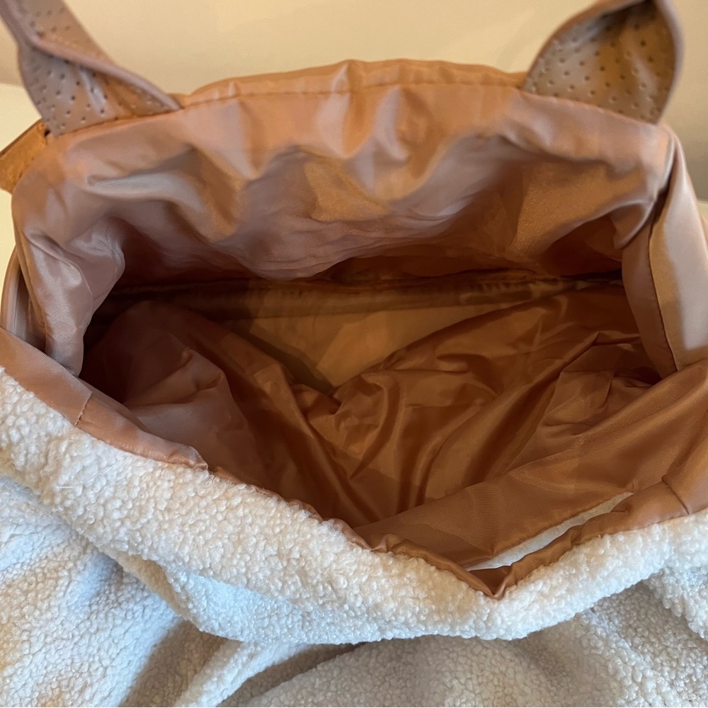 HOTEL DOGGY Quilted Camel Sherpa Dog Carrier Luxury Pet Travel Bag - Picture 6 of 17